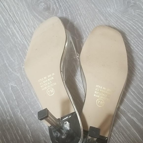 Lightly used silver 3" heels - Picture 2 of 2